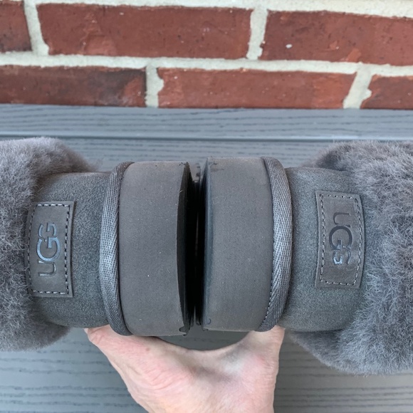 New UGG Classic Mini Fluff Bootie - Picture 9 of 13